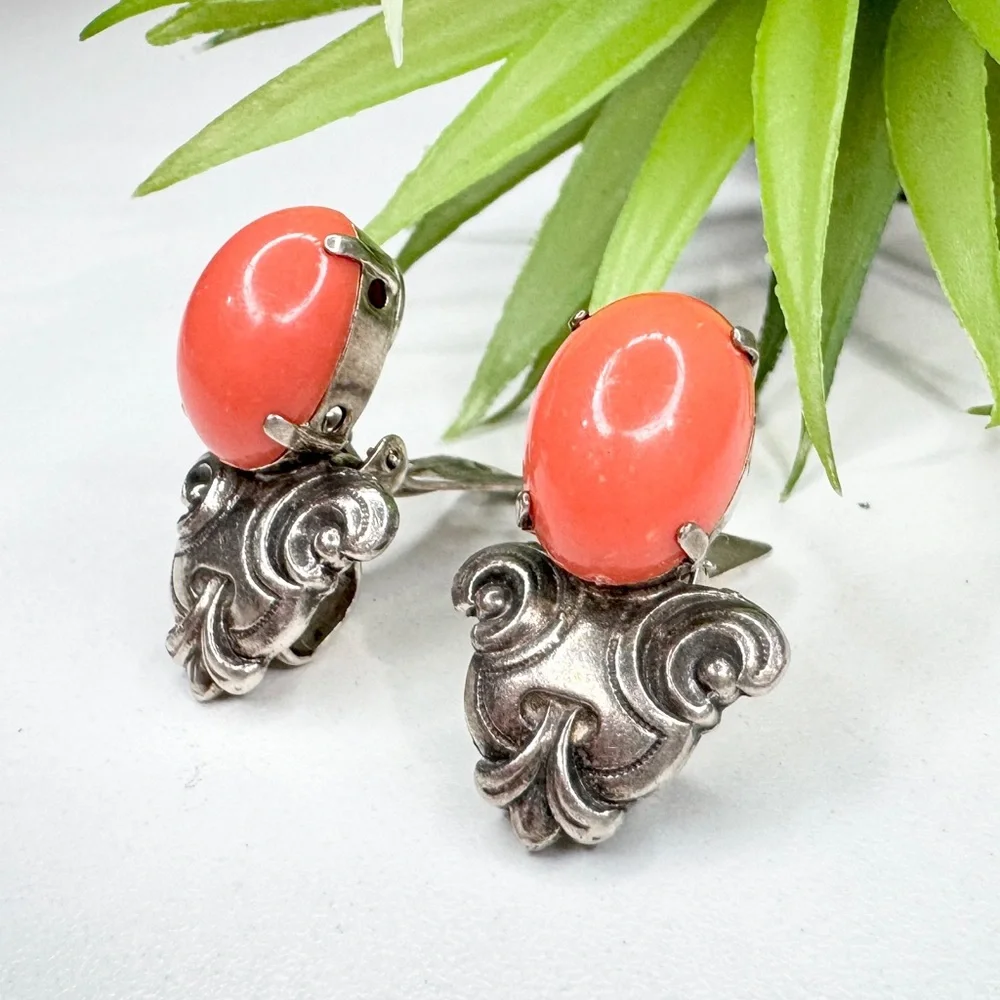 Vintage 80s GAS Bijoux St Tropez Faux Coral Cabochon Silver Tone Clip Earrings